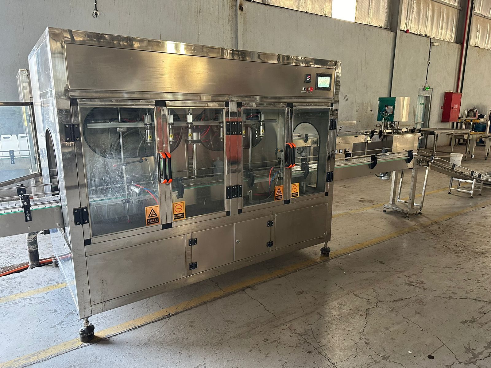 Automated engine oil filling line at the Retaj Oil factory