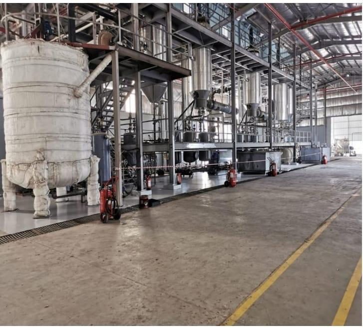 Production hangar at the Retaj Oil facility